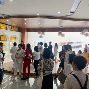 客戶(hù)團(tuán)隊(duì)參觀歐泉工廠(chǎng)